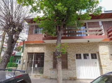 Casa · 388m² · 5 Ambientes · 6 Cocheras · Venta Casa 5 Amb. 2 Galpones Oficina Florida Mitre