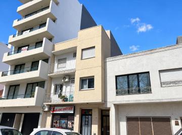 Departamento de 3 ambientes, La Plata · Departamento en Venta de 2 Dorm. en 57 Entre 18/19 - 2 Piso por Escalera