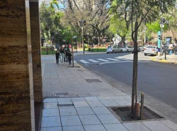 Departamento de 4 ambientes, Recoleta · 2 Dorm. + 3er Dormitorio o Escritorio + Depcia de Servicio Frente a La Plaza Vicente Lopez