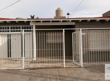 Casa · 119m² · 3 Ambientes · 1 Cochera · Casa Alquiler