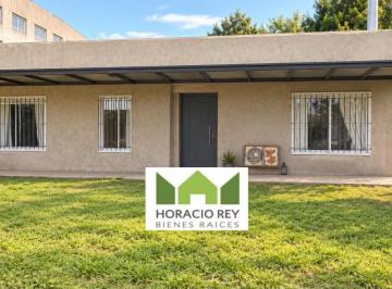 Casa · 90m² · 4 Ambientes · Propiedad Ubicada en Calle Petracchi Al 100