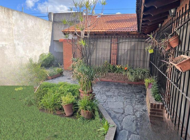 Casa · 120m² · 4 Ambientes · 2 Cocheras