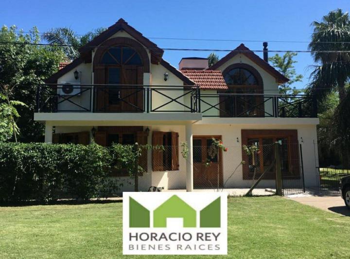 Casa · 270m² · 5 Ambientes · 1 Cochera