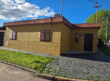 Casa · 110m² · 4 Ambientes · 1 Cochera · Casa en Venta