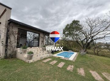 Casa · 208m² · 5 Ambientes · 2 Cocheras · Venta Casa con Pileta y Quincho La Caldera