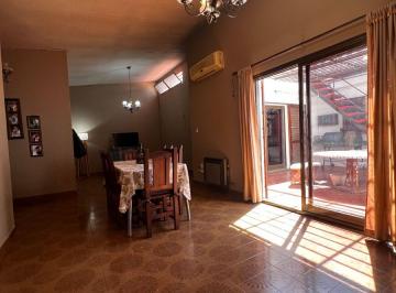Casa de 11 ambientes, Córdoba · Venta | Excelente Casa de 3 Dorm. + 2 Garajes en Barrio San Francisco | a 10' del Centro.