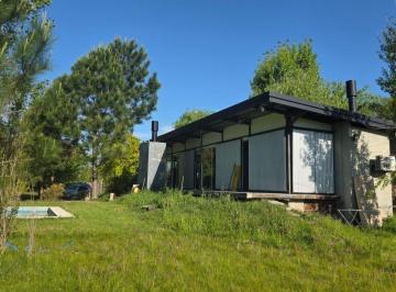 Casa de 3 ambientes, San José del Rincón · Casa con Gran Terreno Forestado en Colastiné