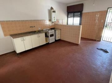 Casa · 125m² · 6 Ambientes · 1 Cochera · Alquiler de Casa en Jardin