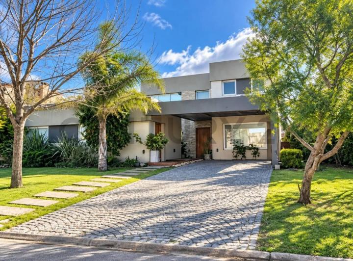 Casa · 258m² · 5 Ambientes