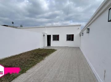 Casa · 3 Ambientes · 1 Cochera · Casa en Alquiler
