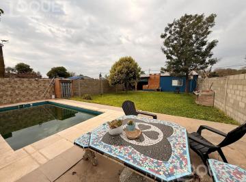 Casa · 159m² · 6 Ambientes · Venta Casa 3 Dorm. y Patio Verde con Piscina. Santo Tome, Santa Fe