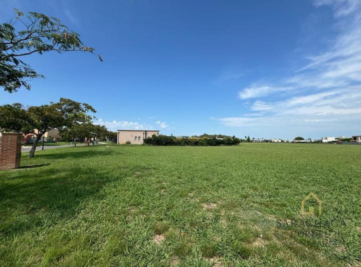 Terreno · 981m²