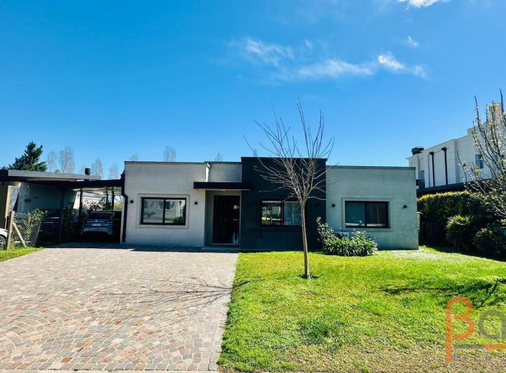 Casa · 155m² · 5 Ambientes · 1 Cochera