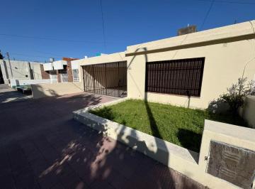 Casa de 7 ambientes, Córdoba · Comodisima, Patio Grande con Asador, Cochera Para 2 Vehiculos