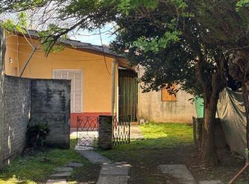 Casa · 80m² · 3 Ambientes · 2 Cocheras · Casa de 3 Ambientes en El Centro de General Rodríguez – Calle Azcuénaga