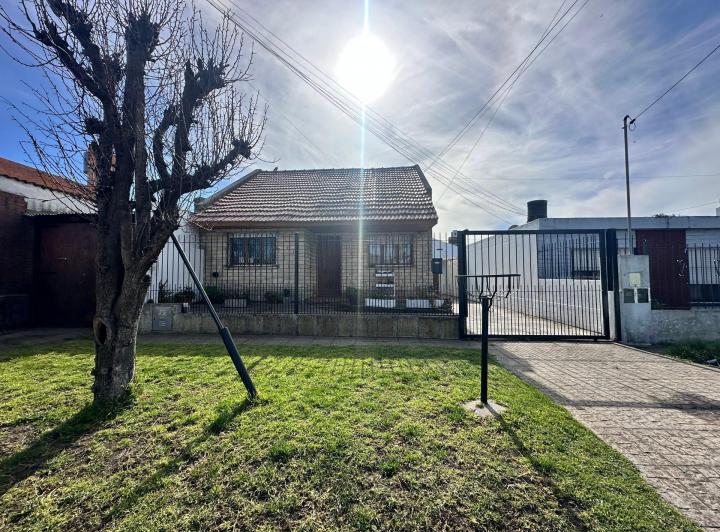 Casa · 120m² · 4 Ambientes · 1 Cochera