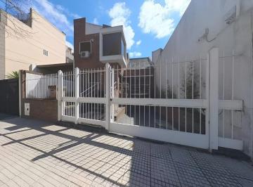 Casa · 300m² · 5 Ambientes · 3 Cocheras · Venta de Casa en Devoto