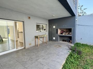Casa · 150m² · 4 Ambientes · 2 Cocheras · Alquiler en Granja de Funes - Housing Cerrado!