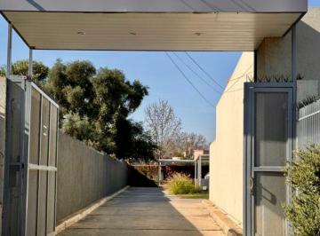 Casa · 150m² · 4 Ambientes · 2 Cocheras · Alquiler en Granja de Funes - Housing Cerrado!
