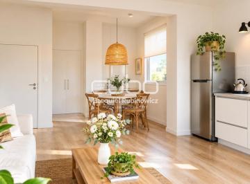 Departamento · 42m² · 2 Ambientes · Venta 2 Ambientes Refaccionado a Nuevo con Balcón Terraza – Apto Airbnb