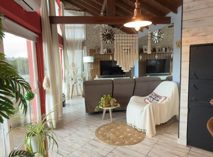 Casa · 250m² · 3 Dormitorios