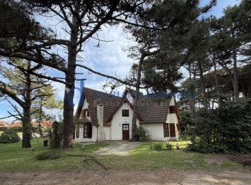DEI-DEI-2234_2 · Casa 3 Dorm. en Venta en Pinamar Zona Lasalle