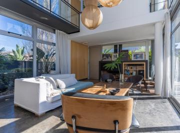 Casa · 223m² · 6 Ambientes · 2 Cocheras · Casa en Venta Oportunidad Moderna en Santa Bárbara, 3/4 Dorm Lote Interno Ne