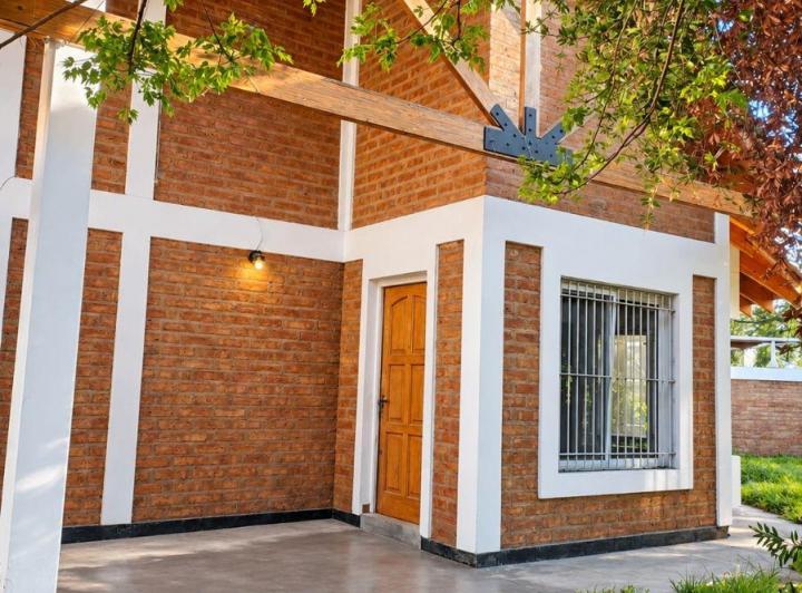 Casa · 150m² · 3 Ambientes · 1 Cochera