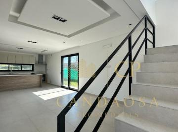 Casa · 217m² · 5 Ambientes · 4 Cocheras · Sgcasa Venta Barrio El Aljibe