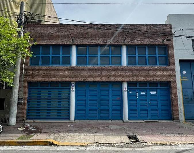 Oficina comercial · 750m² · 8 Ambientes · 1 Cochera