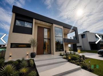 Casa de 5 ambientes, Ezeiza · Casa en Venta Barrio Terralagos