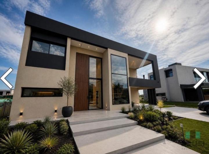 Casa · 270m² · 5 Ambientes · 2 Cocheras