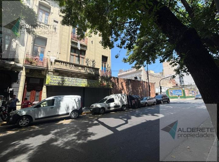 Terreno · 592m²
