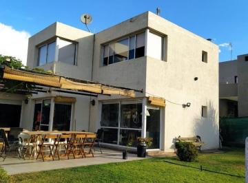Casa de 8 ambientes, Godoy Cruz · Casa en Venta en Ruca Oliva