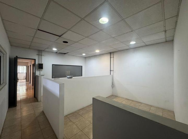 Oficina comercial · 337m² · 1 Cochera
