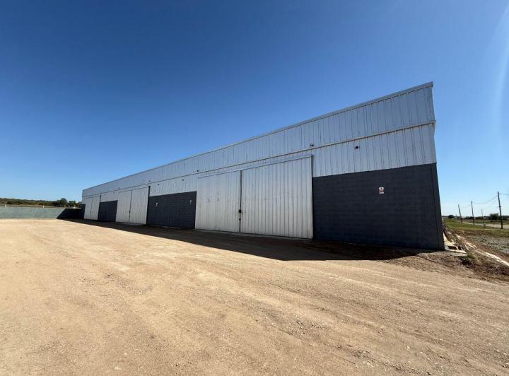 Bodega-Galpón · 200m² · 2 Ambientes