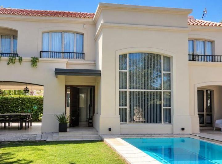 Casa · 280m² · 9 Ambientes · 1 Cochera