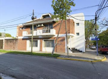 Casa · 280m² · 4 Ambientes · 2 Cocheras · Casa en Venta - Santos Lugares
