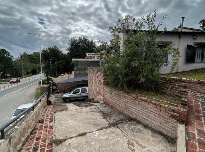 Casa · 130m² · 4 Ambientes · 2 Cocheras