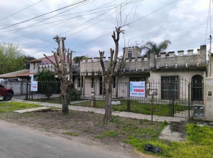 Casa · 165m² · 4 Ambientes · 1 Cochera