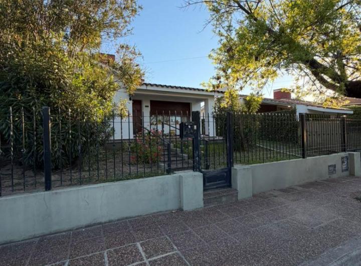 Casa · 150m² · 6 Ambientes · 2 Cocheras