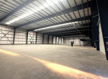Bodega-Galpón · 3900m² · Nave Industrial en Alquiler