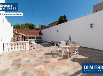 PB Patio · Almagro Casa 829 m² Pileta Quincho Cochera