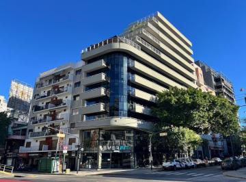 Oficina comercial · 275m² · 1 Cochera · Unica Planta Libre de 330 m². Piso Alto. Super Luminoso. Balcones Aterrazados con Vista Abierta.