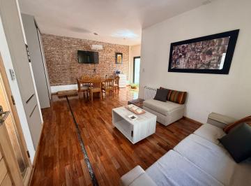 Casa · 170m² · 6 Ambientes · 2 Cocheras · Casa Reciclada a Nueva de 3 Dorm. con Patio y Cochera – Maipú 2ª Sección