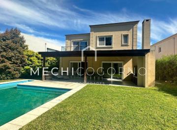 Casa · 230m² · 5 Ambientes · 3 Cocheras · Casa en Venta en Castaños, Nordelta