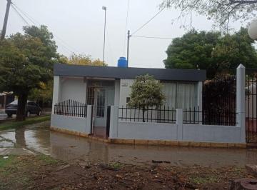 Casa en Alquiler de 5 ambientes  · Se Alquila Casa en El Barrio Tamarindo de Las Heras