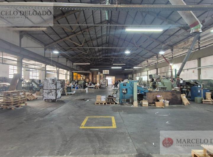 Depósito · 1300m²