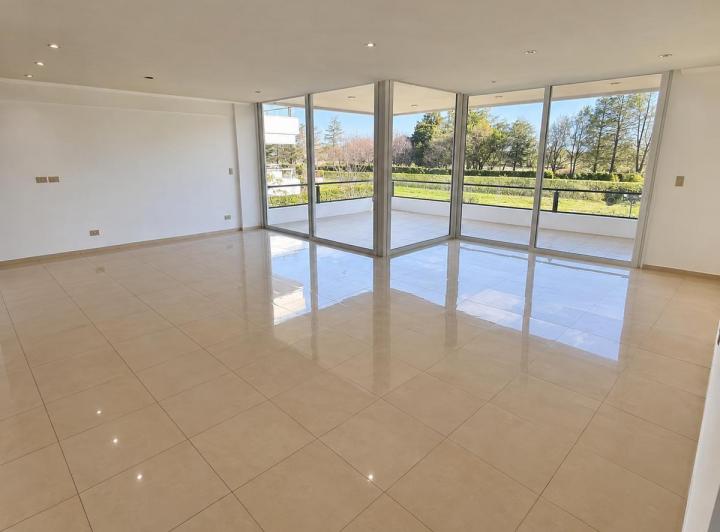 Departamento · 190m² · 4 Ambientes · 1 Cochera