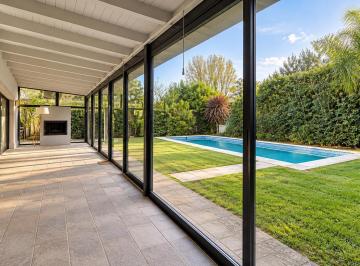 Casa · 167m² · 4 Ambientes · 2 Cocheras · Casa en Rumenco